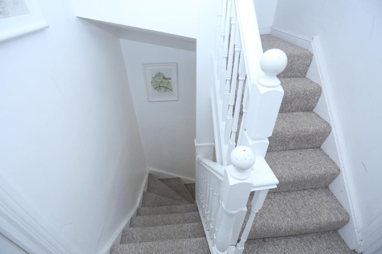 Fabulous Room With En-Suite Bathroom And Shared Kitchen Thamesmead  Εξωτερικό φωτογραφία